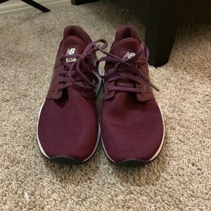 new balance maroon gym shoes